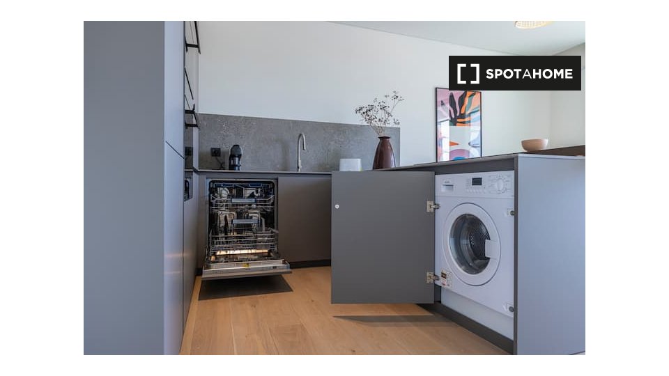 Apartment Lisbon, 1 bed — photo 4