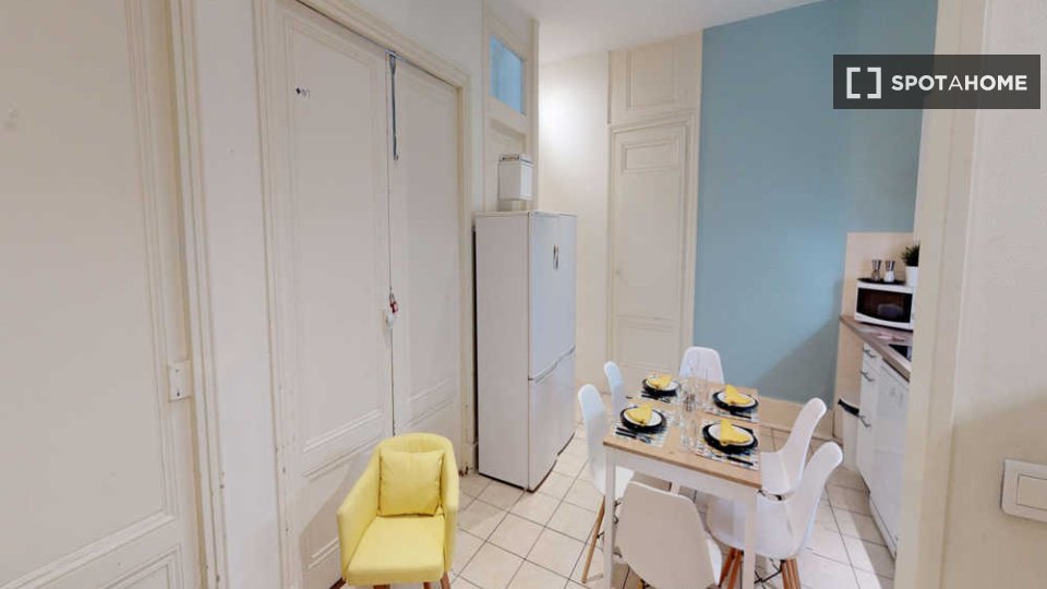 Double room Lyon, 4 beds, 110m² — photo 4