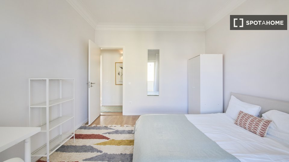 Double room Lisbon, 4 beds — photo 14