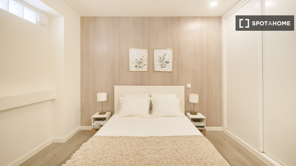 Double room Lisbon, 4 beds — photo 9