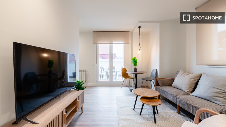 Apartment Madrid, 4 beds, 17m² — photo 5