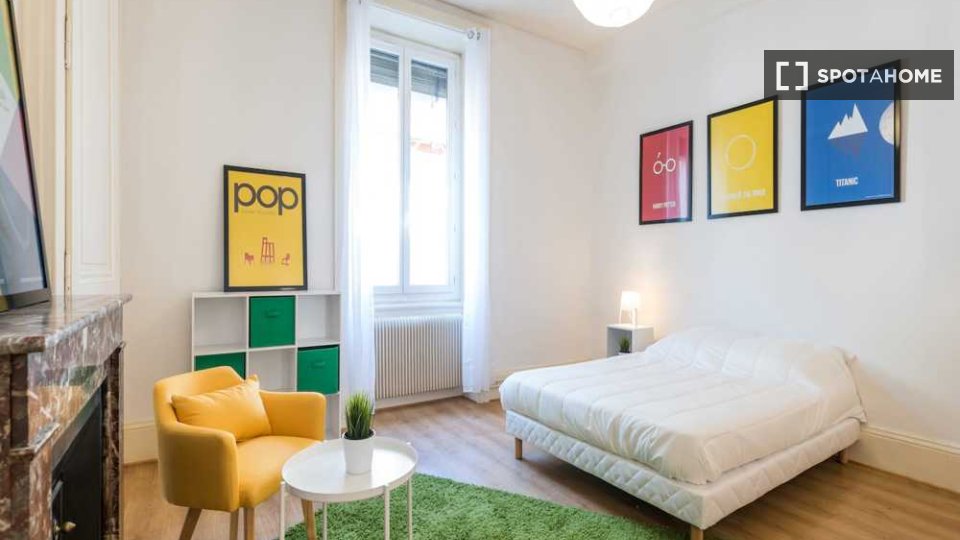 Double room Lyon, 3 beds, 80m² — photo 5