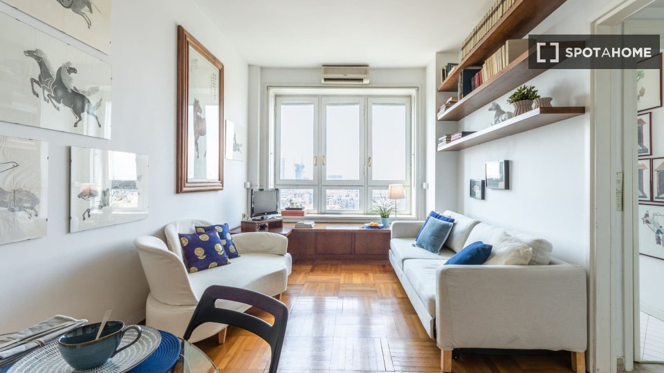 Apartment Milan, 1 bed, 57m² — photo 2