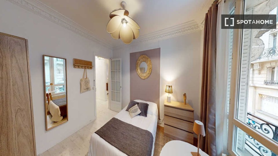 Double room Paris, 4 beds, 60m² — photo 6
