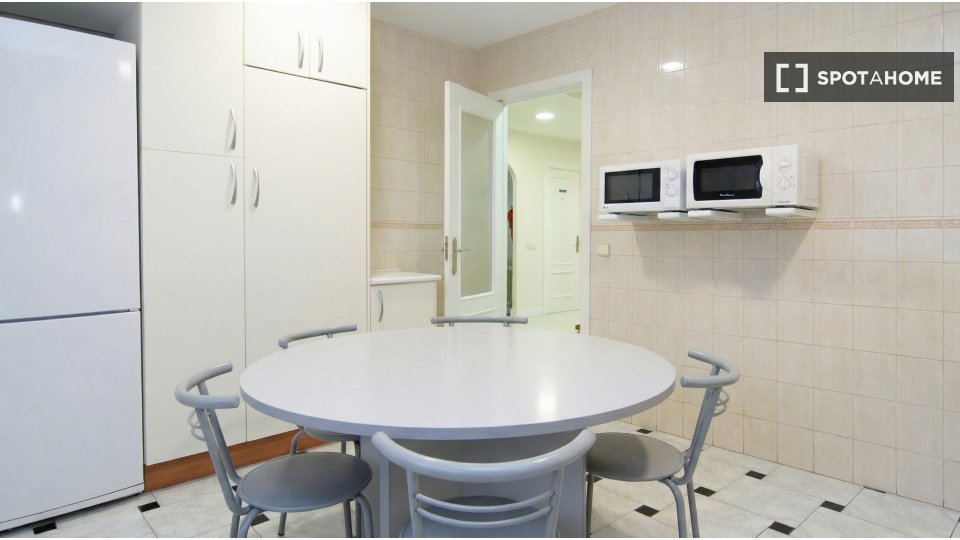 Apartment Madrid, 10 beds — photo 2