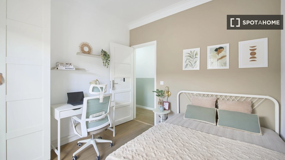Double room Lisbon, 4 beds — photo 3