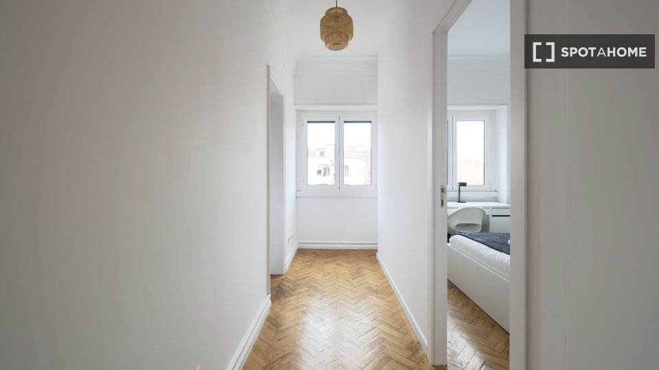 Double room Lisbon, 9 beds — photo 20