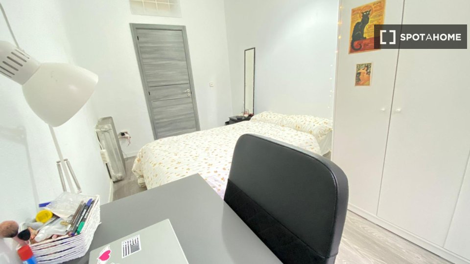 Double room Madrid, 10 beds — photo 5