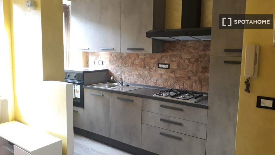 Double room Turin, 3 beds, 75m² — photo 5