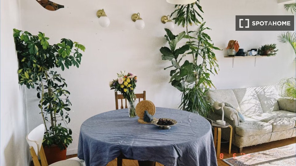 Double room Lisbon, 2 beds — photo 8