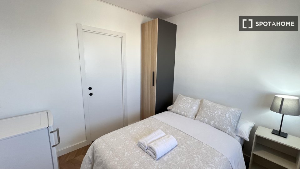 Double room Madrid, 4 beds, 90m² — photo 7