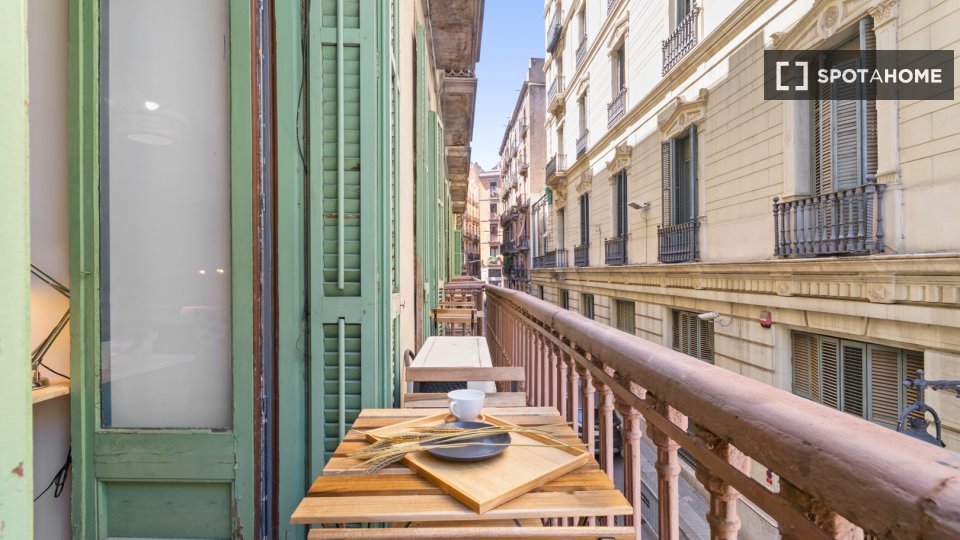 Double room Barcelona, 9 beds, 285m² — photo 3