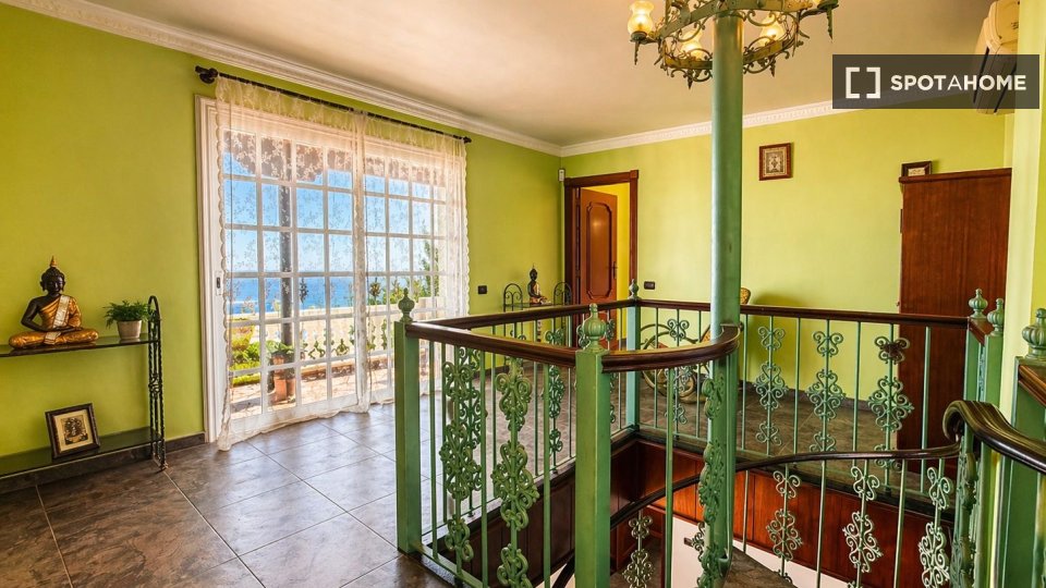 Apartment Santa_Cruz_De_Tenerife, 4 beds, 400m² — photo 5