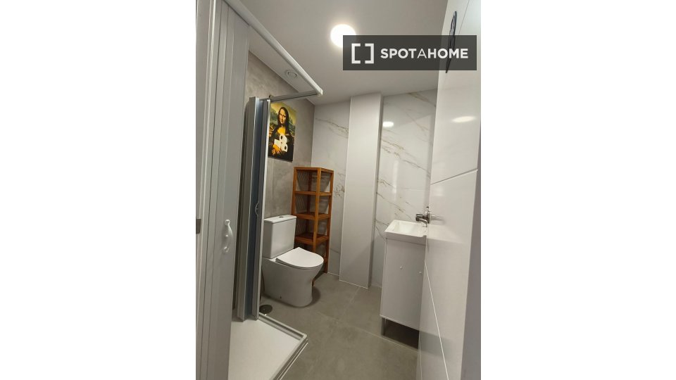 Double room Granada, 2 beds — photo 10