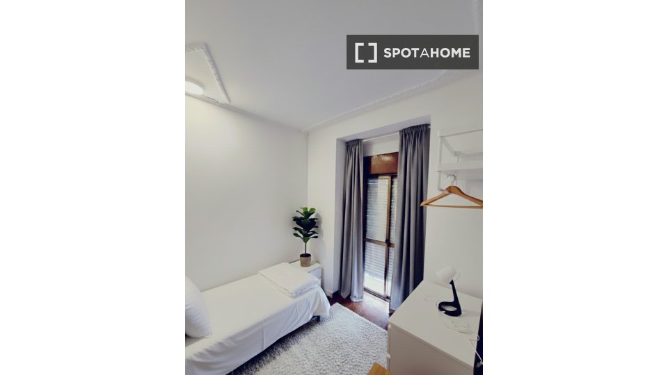 Double room Lisbon, 5 beds, 125m² — photo 6