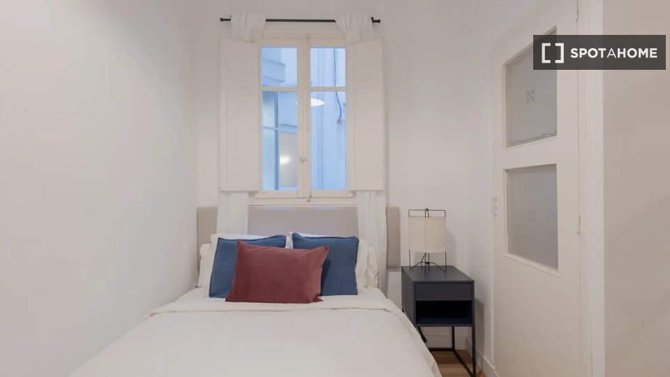 Double room Valencia, 6 beds — photo 10