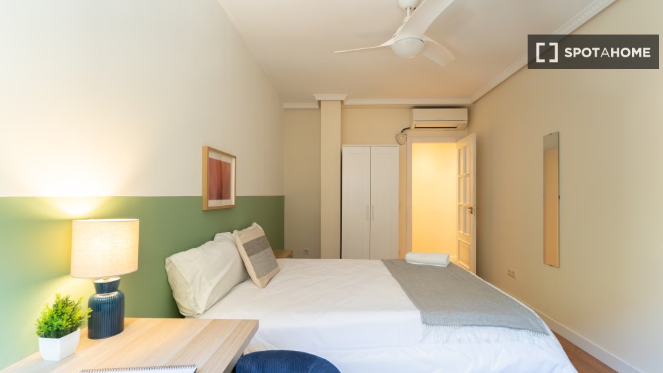 Double room Madrid, 6 beds — photo 3