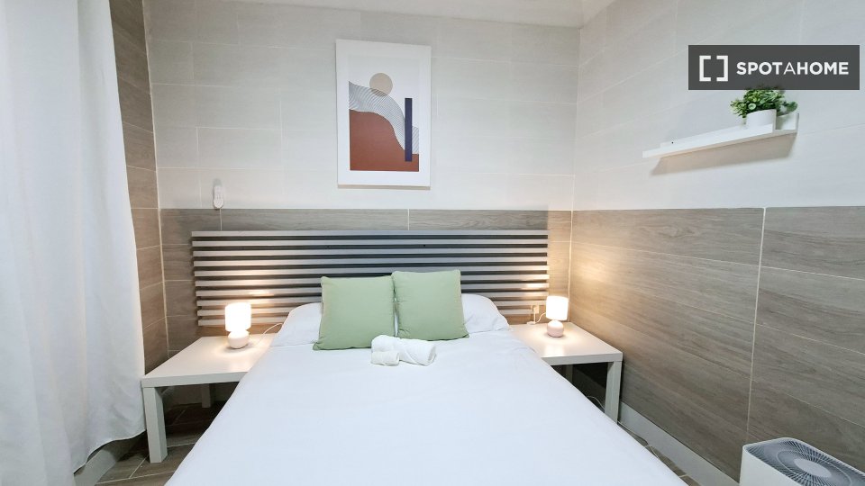 Double room Barcelona, 4 beds, 65m² — photo 83