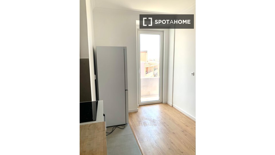 Double room Lisbon, 6 beds — photo 19