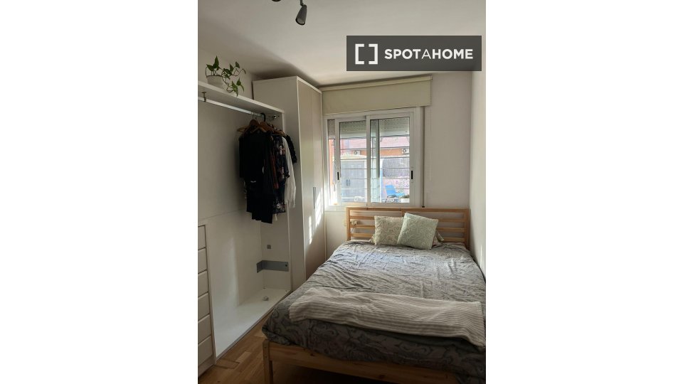 Double room Barcelona, 2 beds, 70m² — photo 4
