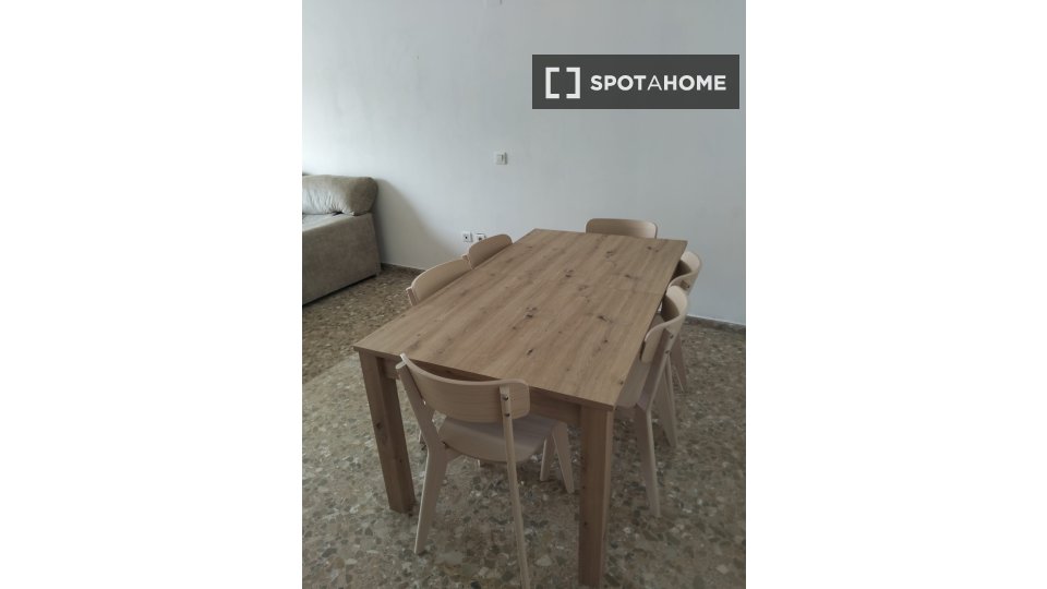 Double room Valencia, 3 beds, 100m² — photo 2