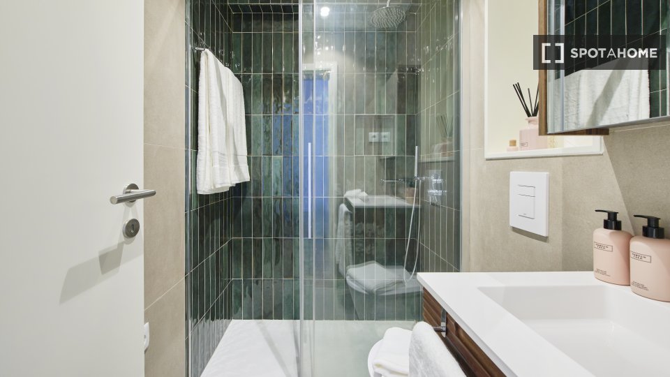 Apartment Lisbon, 1 bed — photo 16