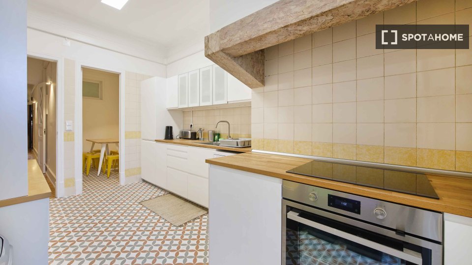 Double room Lisbon, 7 beds — photo 25
