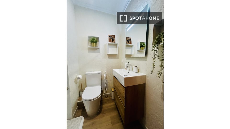 Apartment Valencia, 4 beds, 80m² — photo 32