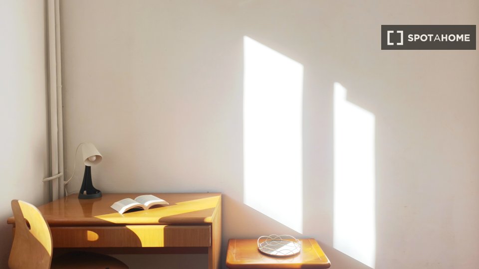 Double room Milan, 3 beds, 75m² — photo 1