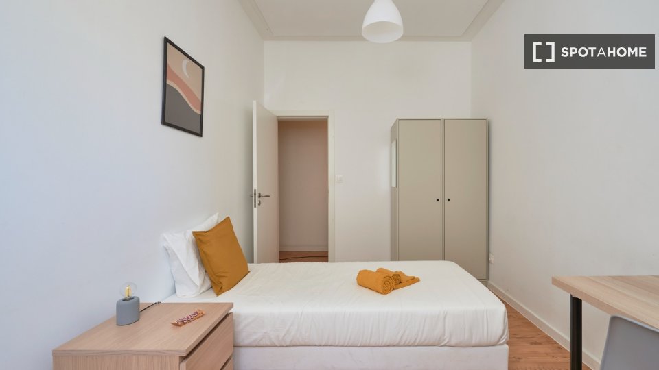 Double room Lisbon, 5 beds — photo 2