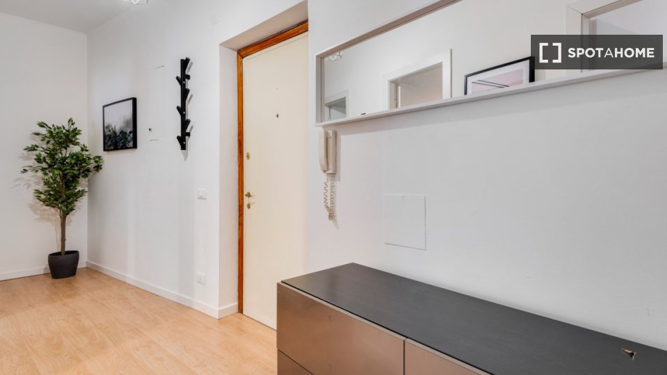 Double room Milan, 2 beds, 70m² — photo 12