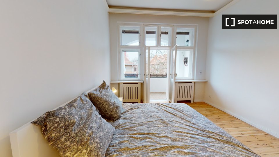 Apartment Berlin, 2 beds, 77m² — photo 3
