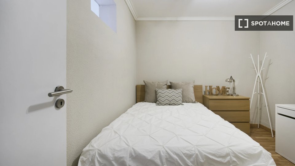 Double room Lisbon, 4 beds — photo 1