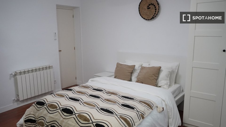 Double room Madrid, 6 beds — photo 9
