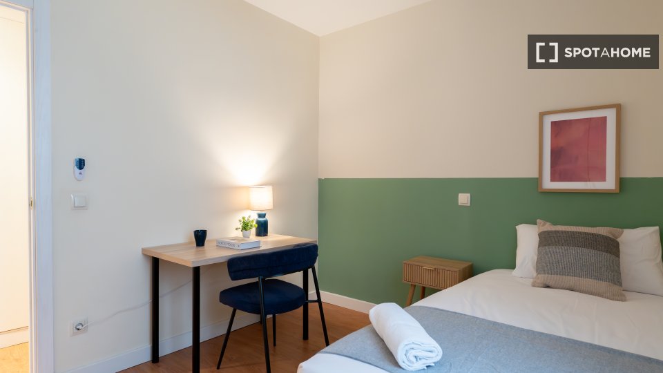 Double room Madrid, 6 beds — photo 16