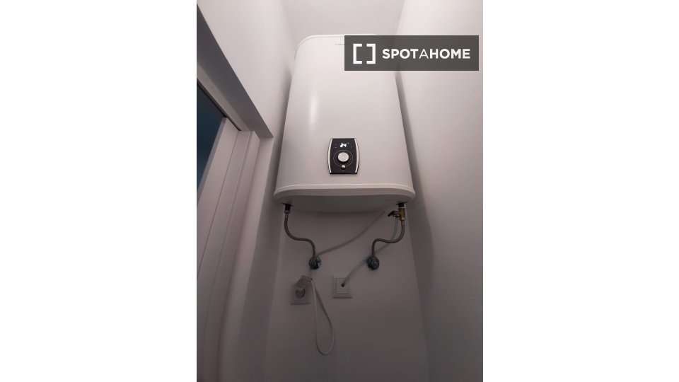 Double room Lisbon, 3 beds, 70m² — photo 19