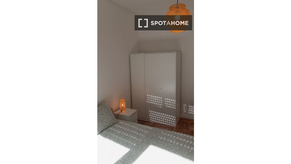 Double room Porto, 5 beds, 180m² — photo 8