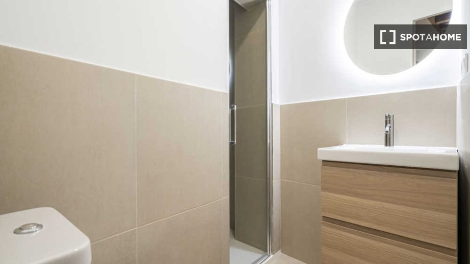 Double room Madrid, 16 beds — photo 35
