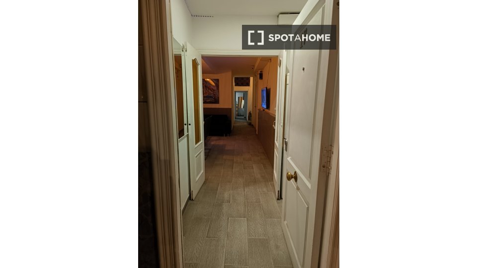 Double room Valencia, 6 beds, 70m² — photo 3