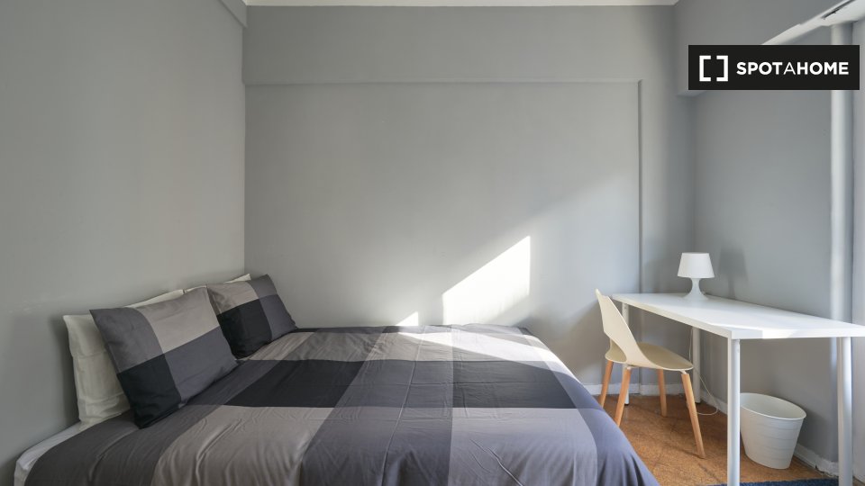 Double room Lisbon, 6 beds — photo 14
