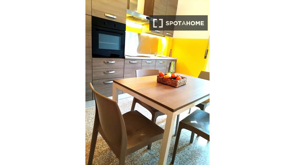 Double room Bologna, 4 beds, 118m² — photo 11