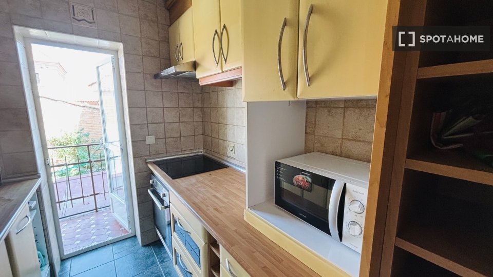 Double room Alcala_De_Henares, 3 beds — photo 34
