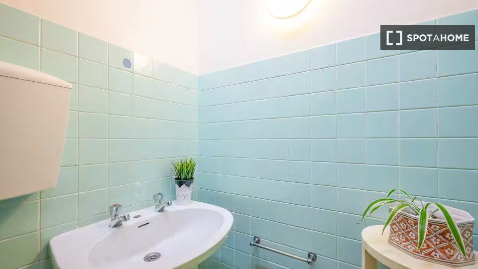 Apartment Lisbon, 5 beds — photo 18