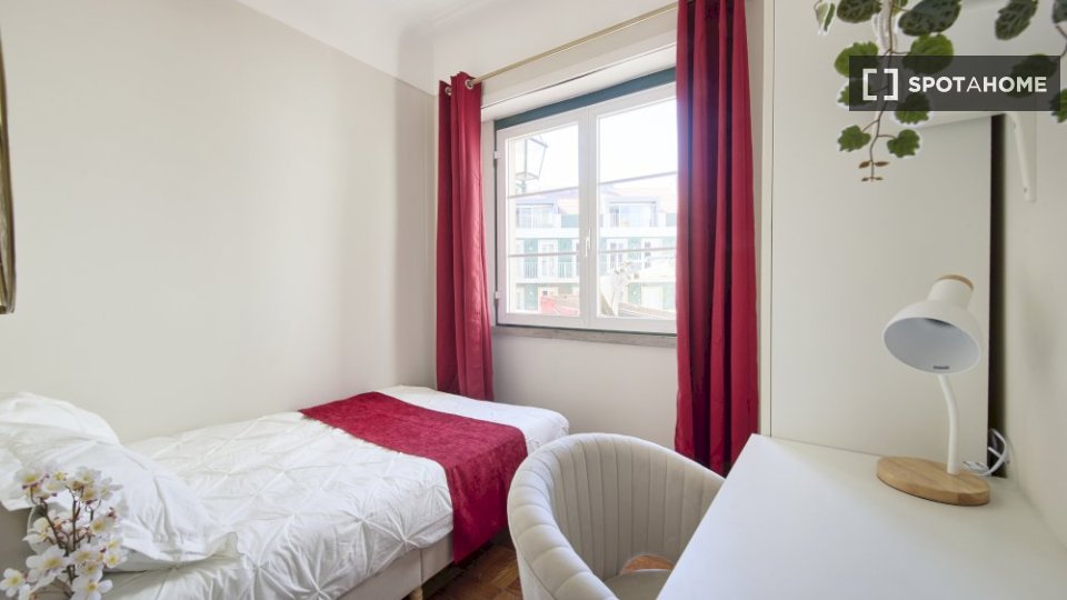 Double room Lisbon, 4 beds — photo 2