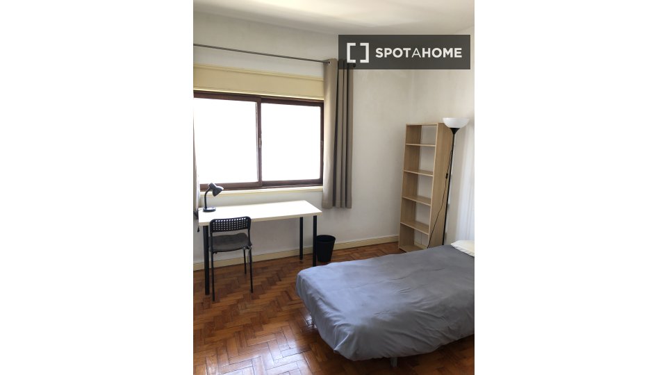 Apartment Coimbra, 4 beds — photo 37