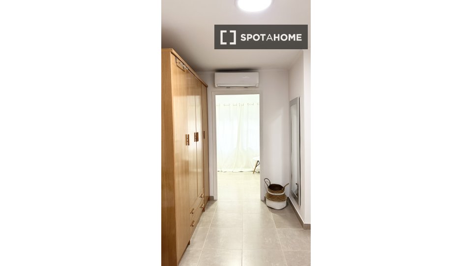 Double room Valencia, 2 beds — photo 11