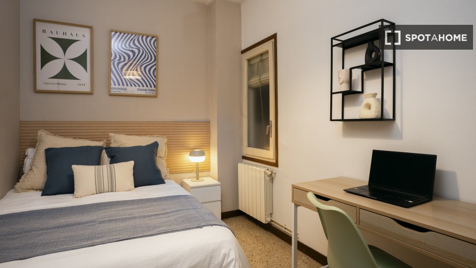 Double room Barcelona, 5 beds, 100m² — photo 18