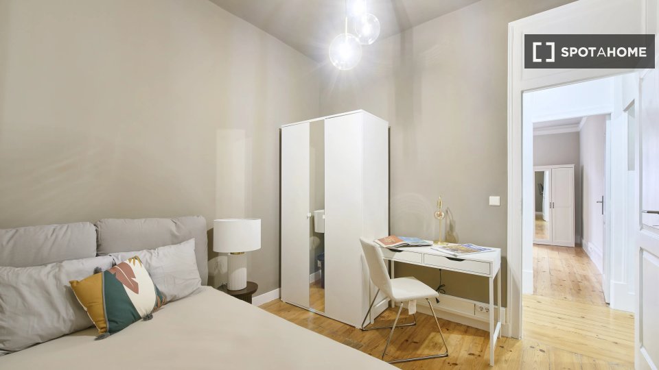 Double room Lisbon, 8 beds — photo 9