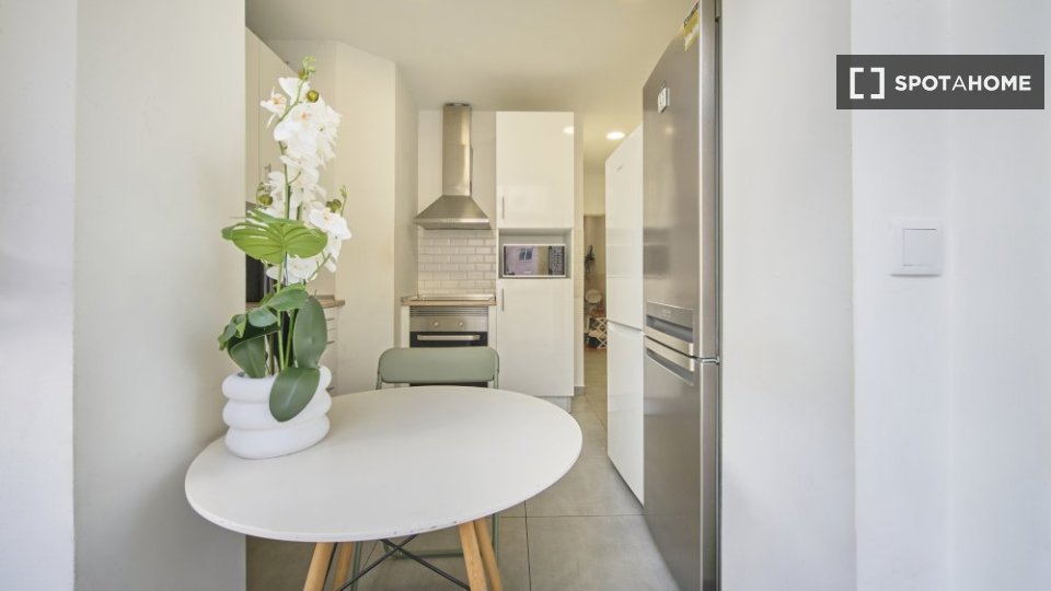 Double room Lisbon, 6 beds — photo 17