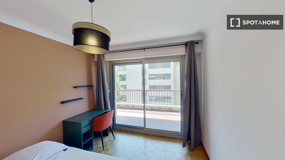 Double room Marseille, 15 beds — photo 14